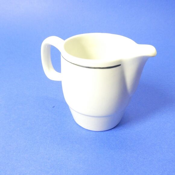 Royal Doulton Hotelware Steelite Black/White Creamer & Saucer - Picture 9 of 13